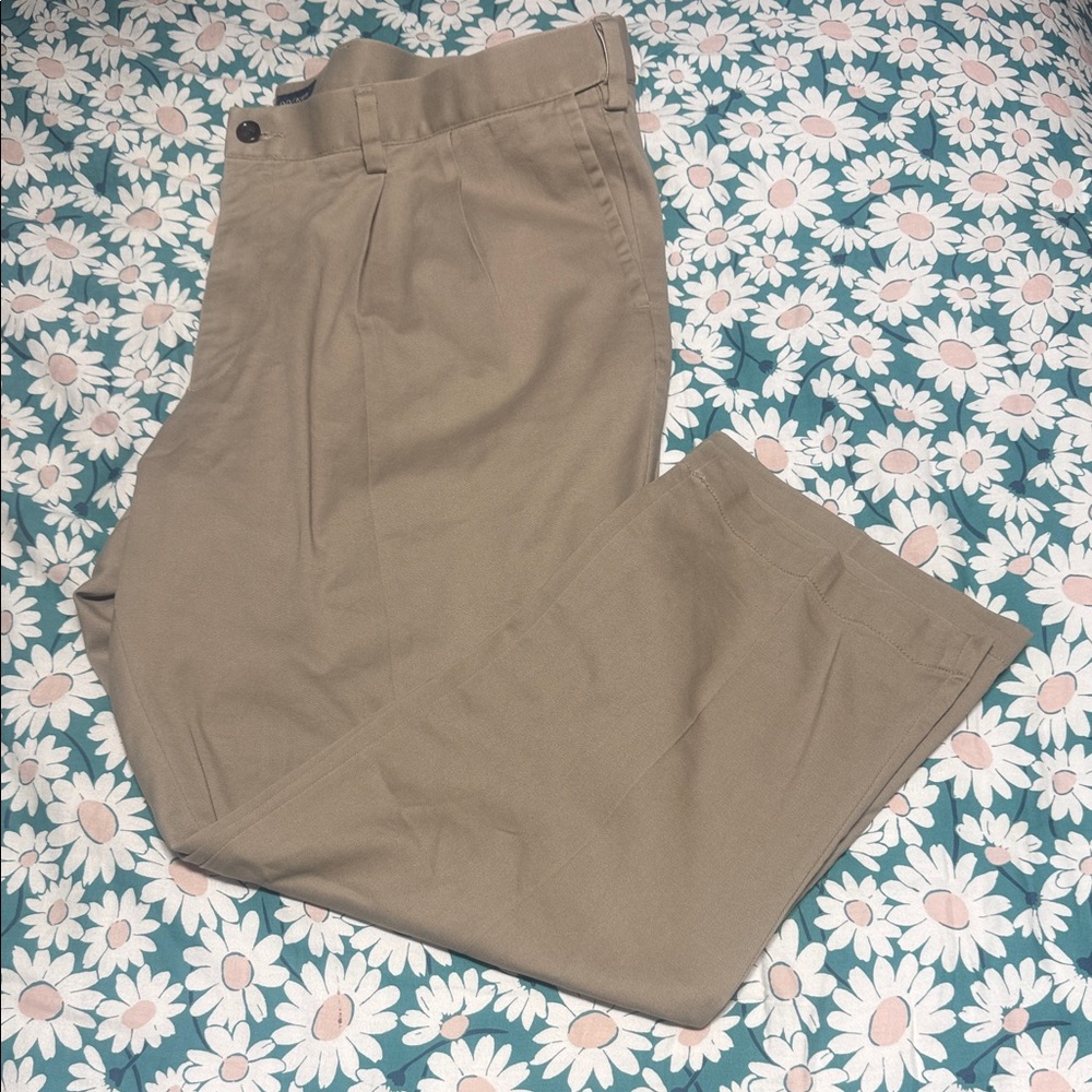 Dockers Men's Khaki Chinos